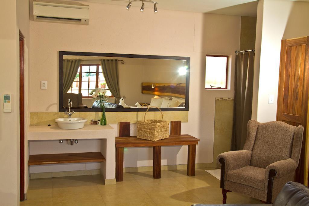Cest Si Bon Hotel Otjiwarongo Eksteriør billede