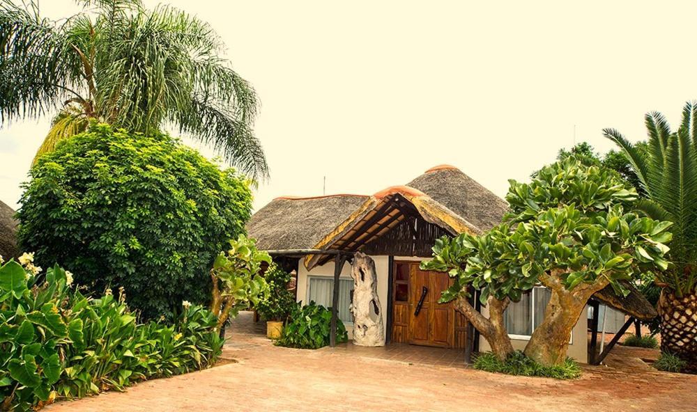 Cest Si Bon Hotel Otjiwarongo Eksteriør billede