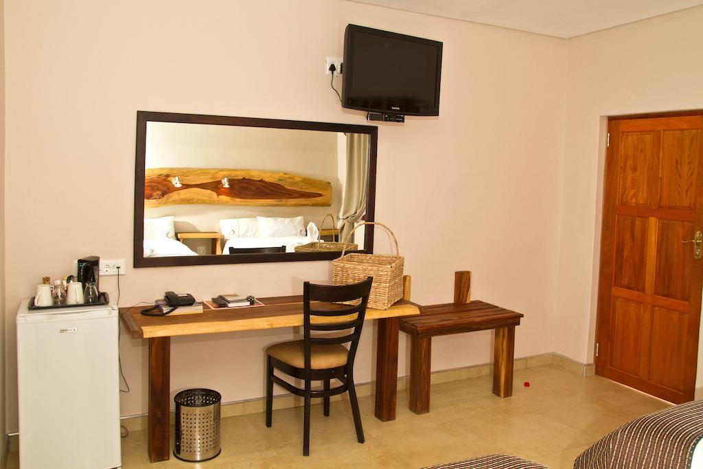 Cest Si Bon Hotel Otjiwarongo Værelse billede
