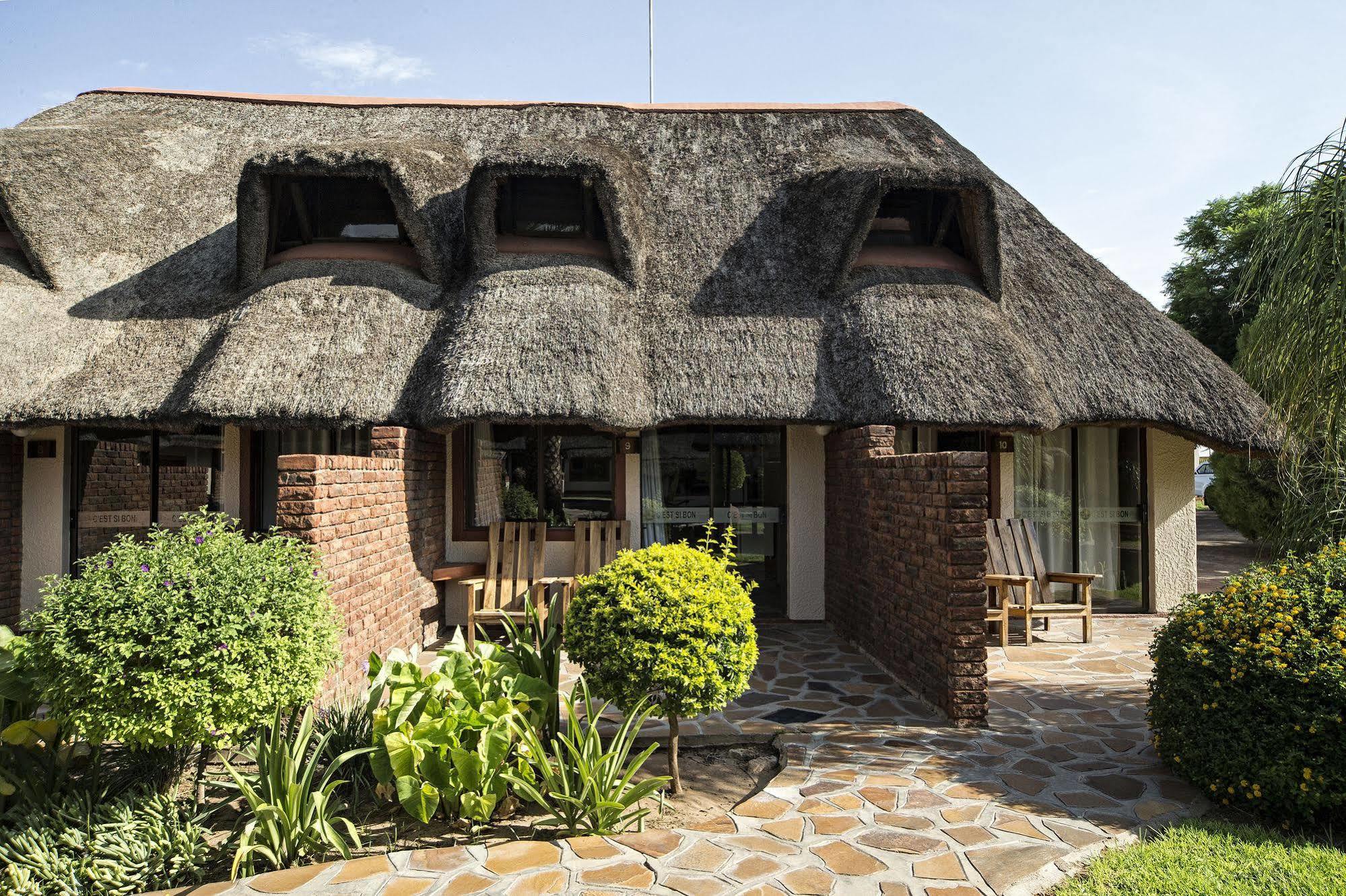Cest Si Bon Hotel Otjiwarongo Eksteriør billede