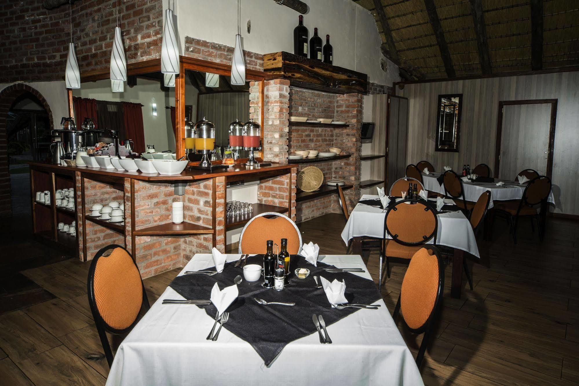 Cest Si Bon Hotel Otjiwarongo Eksteriør billede
