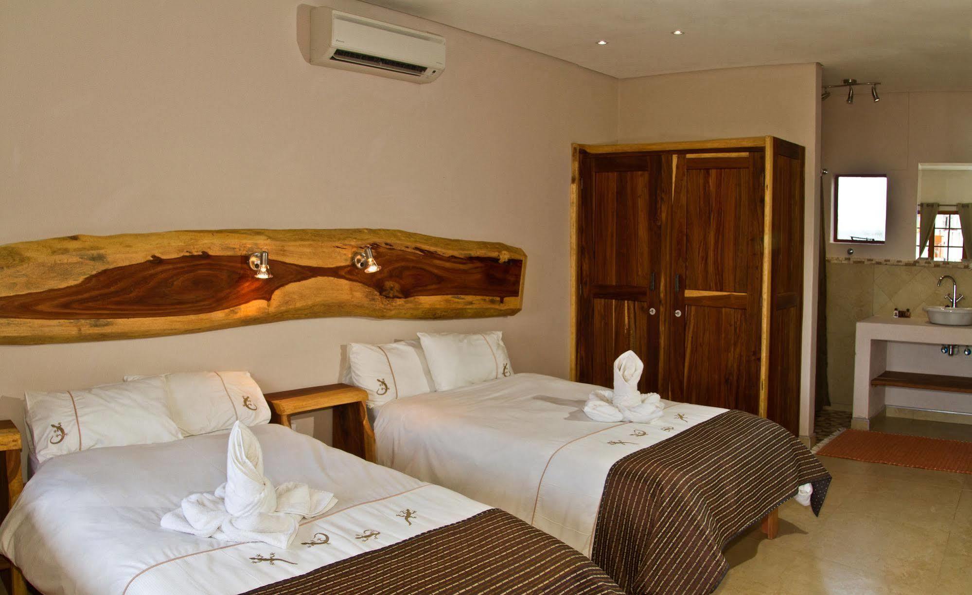 Cest Si Bon Hotel Otjiwarongo Eksteriør billede