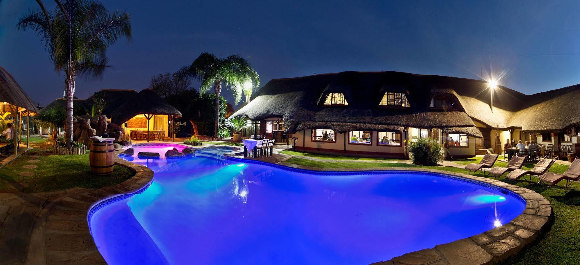 Cest Si Bon Hotel Otjiwarongo Eksteriør billede