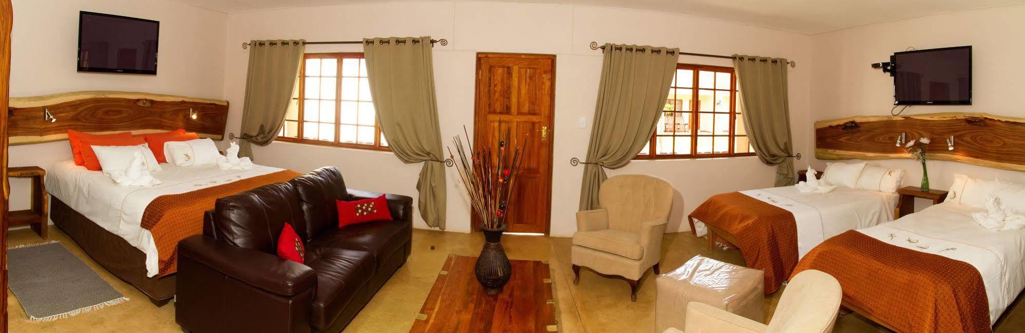 Cest Si Bon Hotel Otjiwarongo Eksteriør billede