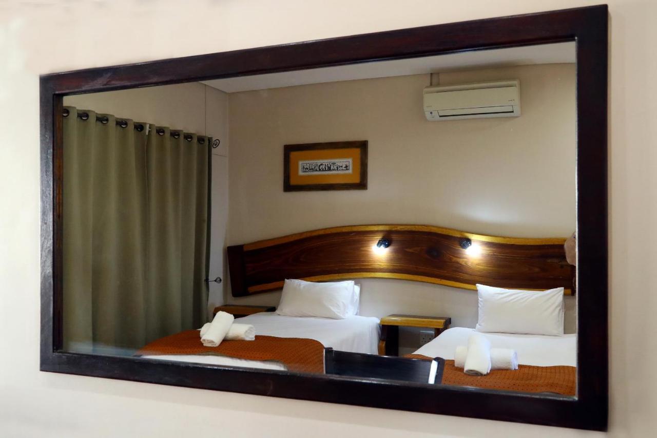 Cest Si Bon Hotel Otjiwarongo Eksteriør billede