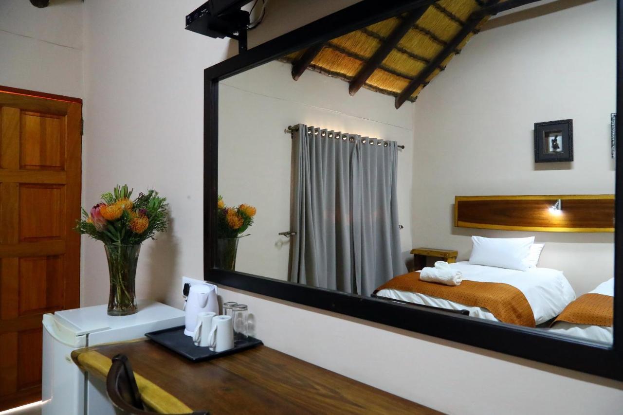 Cest Si Bon Hotel Otjiwarongo Eksteriør billede